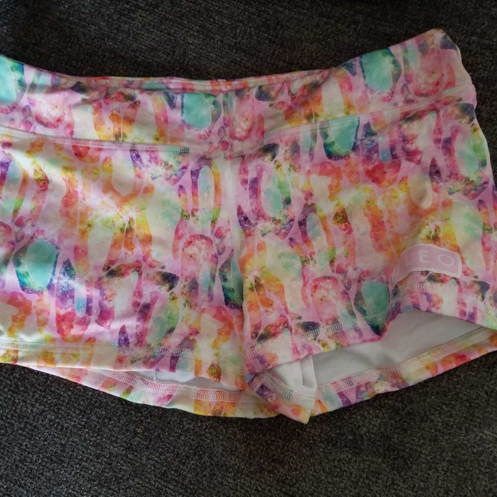 Fleo shorts glow leopard
